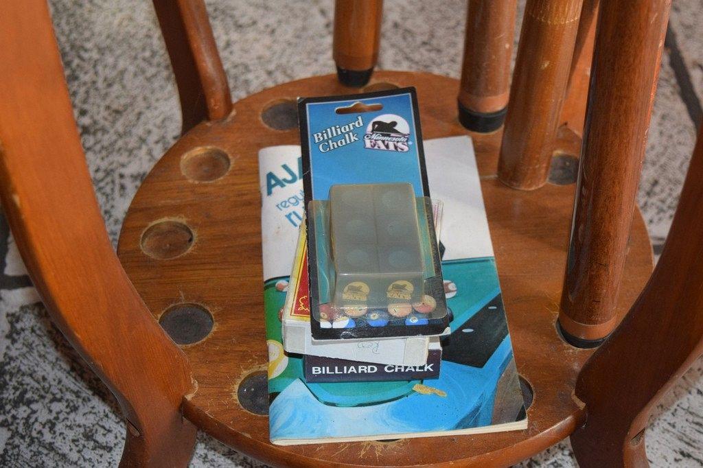 WOODEN POOL CUE HOLDER, INCLUDES, POOL CUES, BALLS