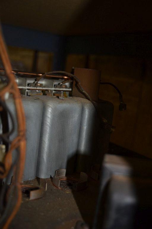 1937 ZENITH 15 TUBE RADIO CHASSIS, NEED WORK