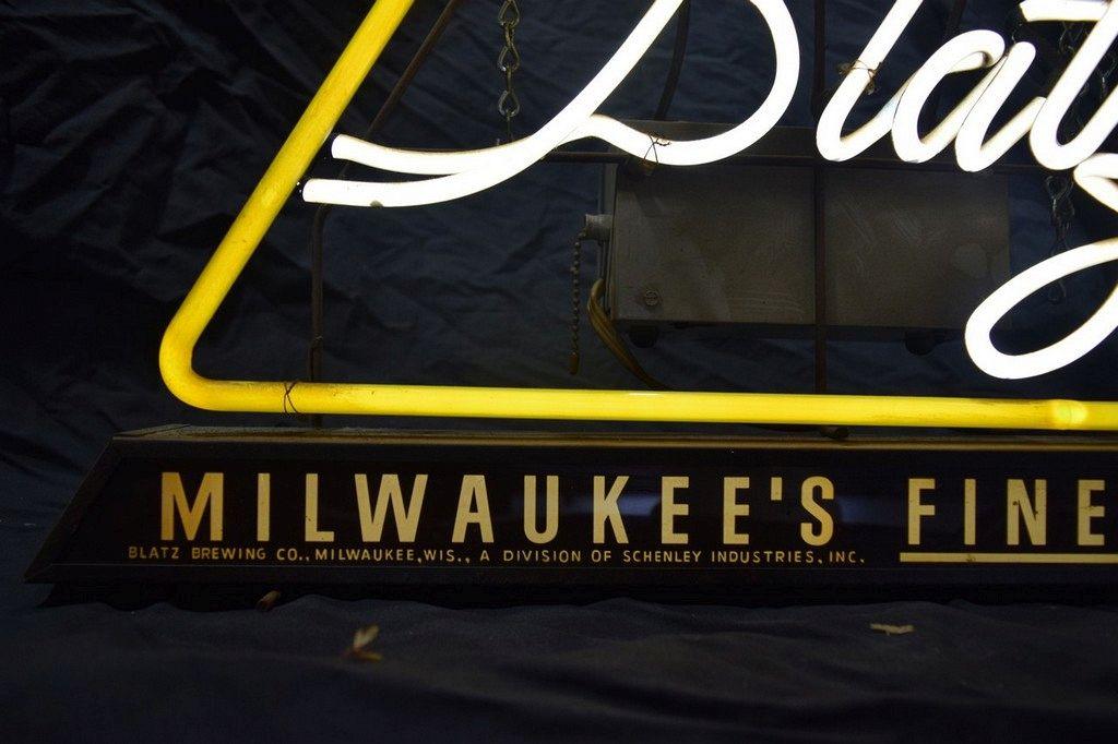 TRIANGULAR "BLATZ" NEON SIGN, "MILWAUKEE'S FINEST BEER"