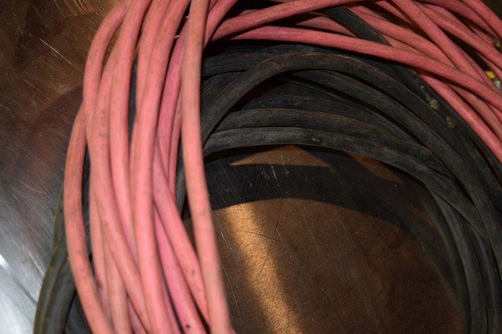 (2) HEAVY DUTY EXTENSION CORDS
