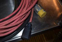 (2) HEAVY DUTY EXTENSION CORDS