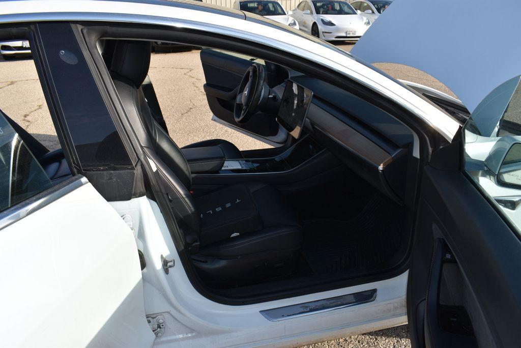 #338 (2020) TESLA MODEL 3 4 DOOR SEDAN,