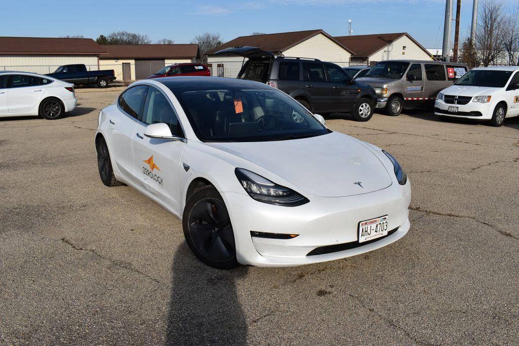 #338 (2020) TESLA MODEL 3 4 DOOR SEDAN,