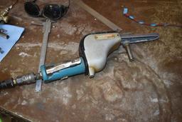 PNEUMATIC FILE WITH GREEN AIR HOSE