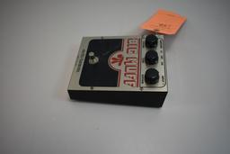 ELECTRO HARMONIX BIG MUFF GUITAR PEDAL,