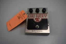 ELECTRO HARMONIX BIG MUFF GUITAR PEDAL,