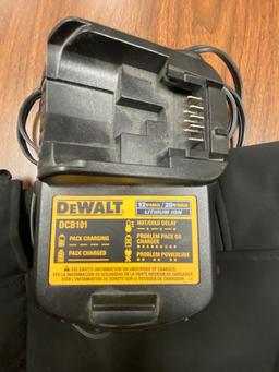 DEWALT HEATED JACKET, XXL, WITH BATTERY
