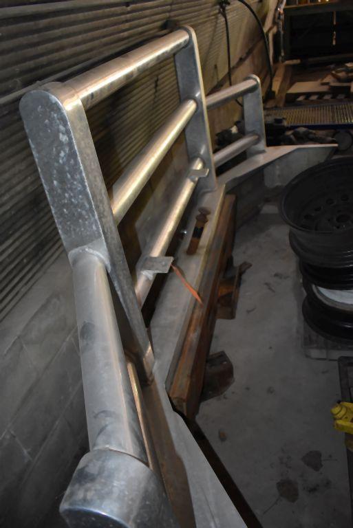 PUSH BUMPER BAR FOR SEMI ALUMINUM
