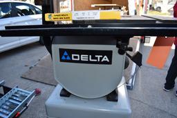 DELTA 14" BAND SAW WITH EXTRA BLADE