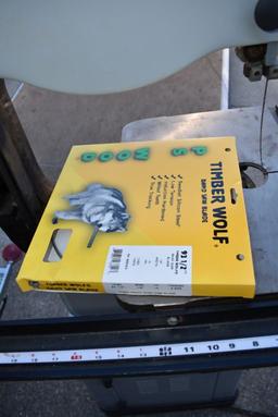 DELTA 14" BAND SAW WITH EXTRA BLADE