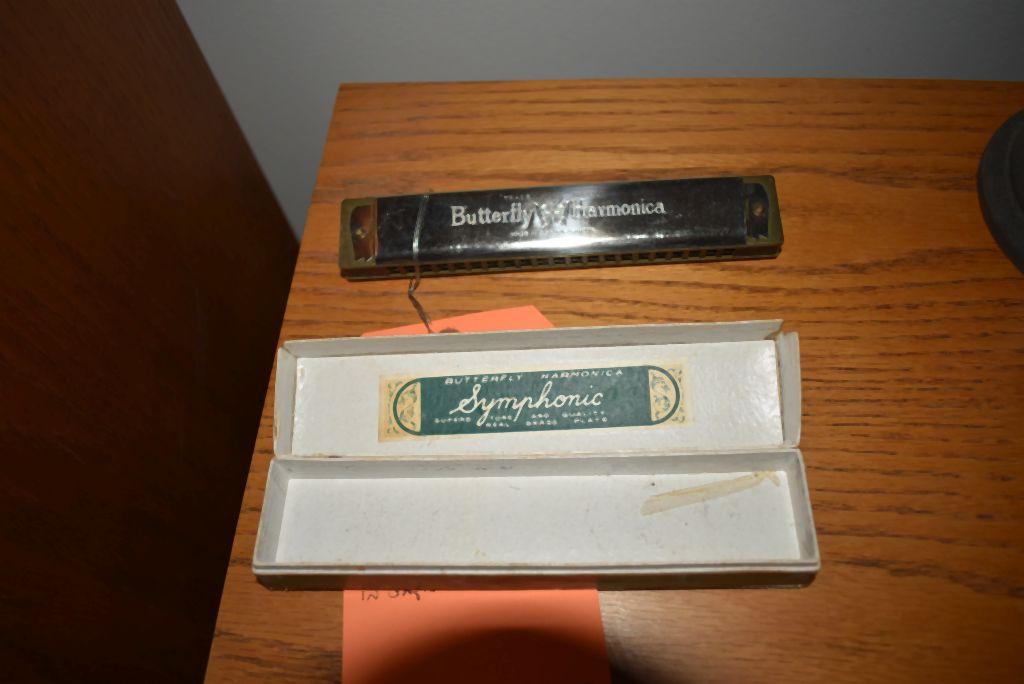 VINTAGE BUTTERFLY HARMONICA SYMPHONIC, NO. 210,