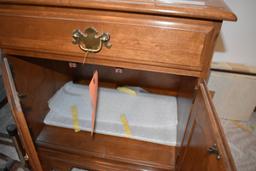 BROWN WOODEN END TABLE, 16" x 22" x 25" TALL WITH