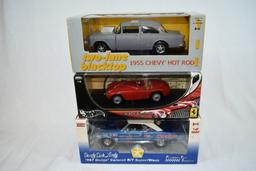 (3) 1/18" SCALE DIE CAST COLLECTORS CARS IN BOXES;