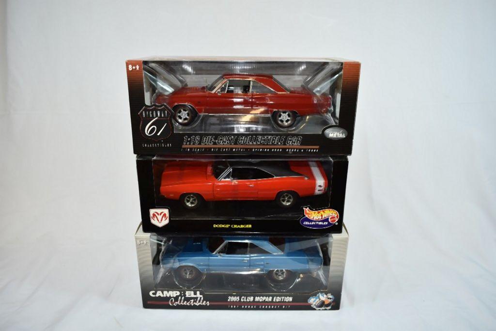 (3) 1/18" SCALE DIE CAST COLLECTORS CARS IN BOXES;