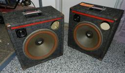 PAIR OF VINTAGE CERWIN VEGA V21 SPEAKERS FOR MUSICAL INSTRUMENTS