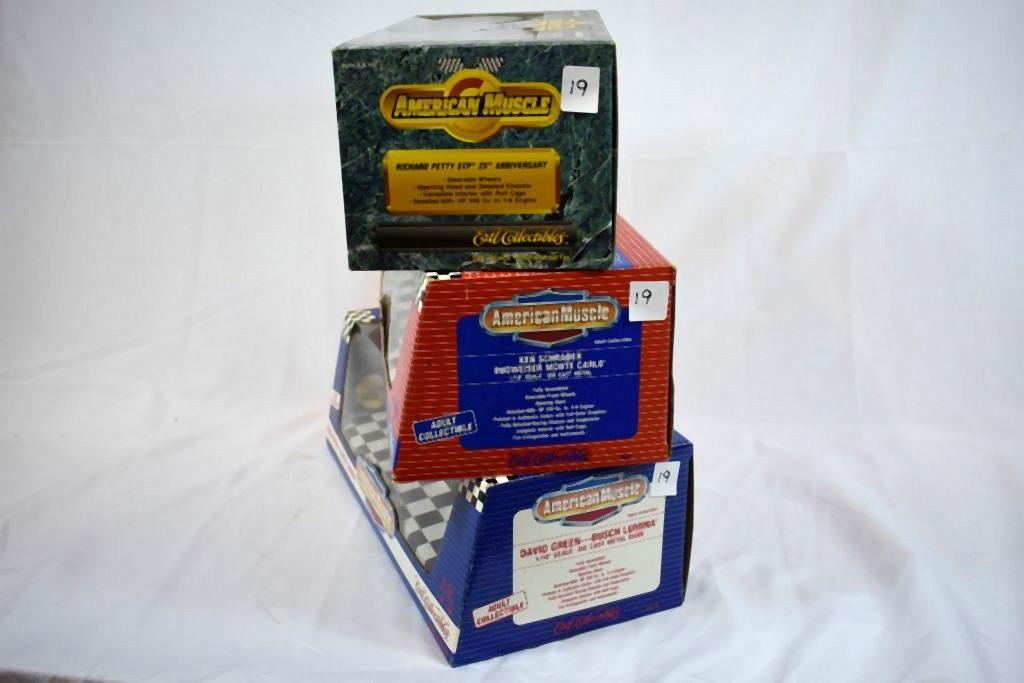 (3) 1/18" SCALE DIE CAST COLLECTORS CARS IN BOXES;
