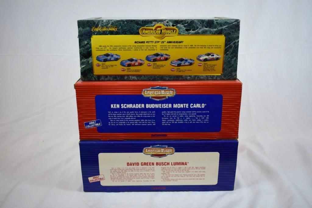 (3) 1/18" SCALE DIE CAST COLLECTORS CARS IN BOXES;