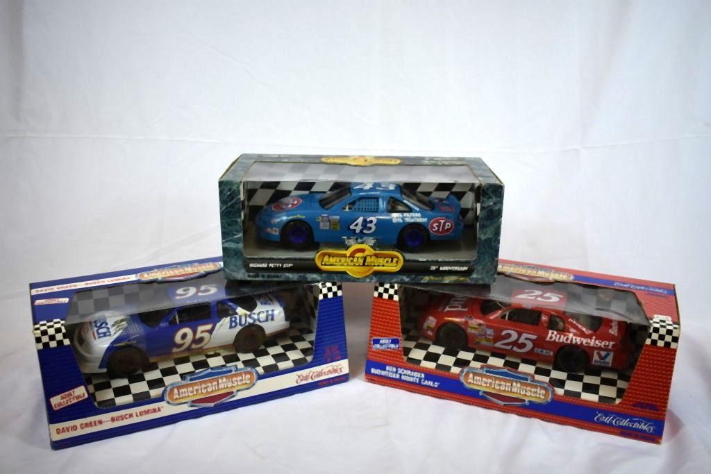 (3) 1/18" SCALE DIE CAST COLLECTORS CARS IN BOXES;