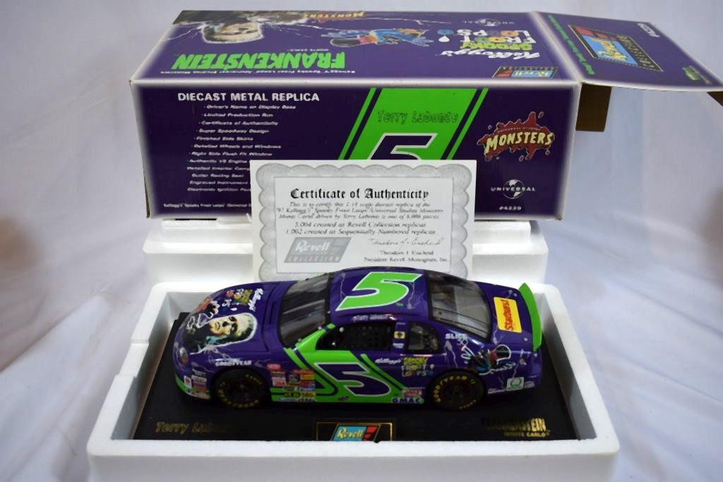 (3) 1/18" SCALE DIE CAST COLLECTORS CARS IN BOXES;