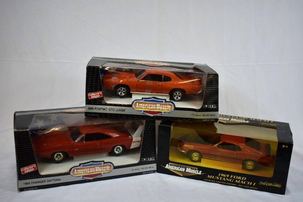 (3) 1/18" SCALE DIE CAST COLLECTORS CARS IN BOXES;