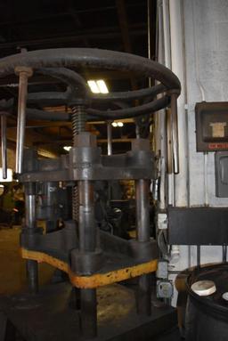 STECKER SCREW PRESS, MACHINE #05
