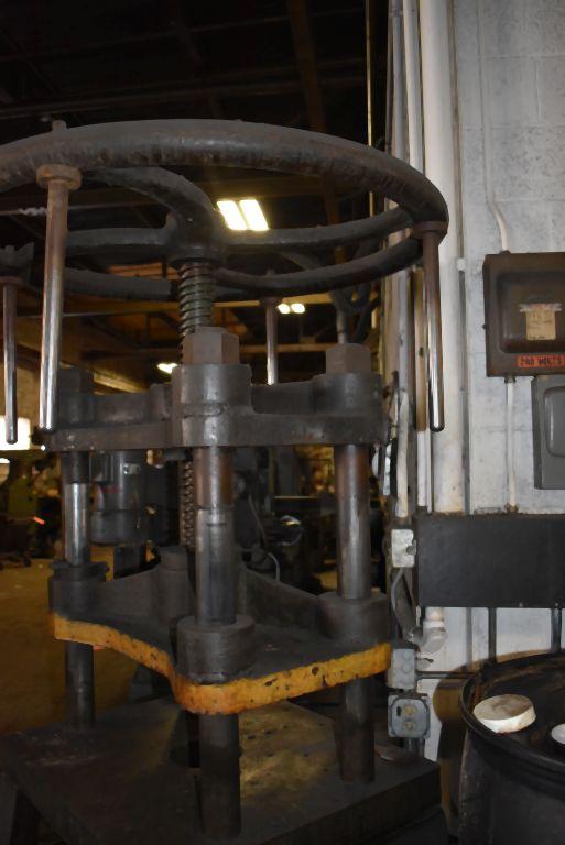 STECKER SCREW PRESS, MACHINE #05