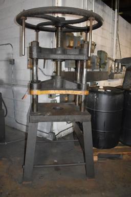 STECKER SCREW PRESS, MACHINE #05