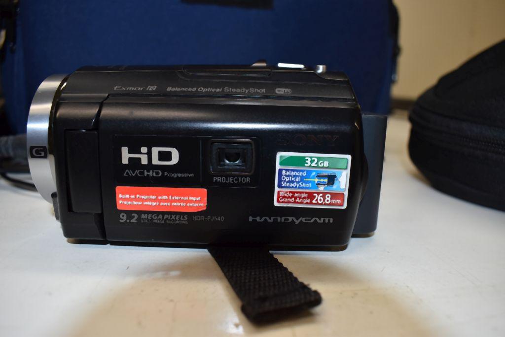 SONY HDR-PJ540 CAMERA WITH TRIPOD STAND