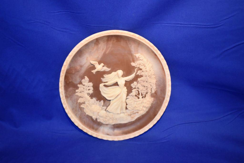 (1979) THE CAMEO COLLECTORS PLATE TO A SKYLARK BY