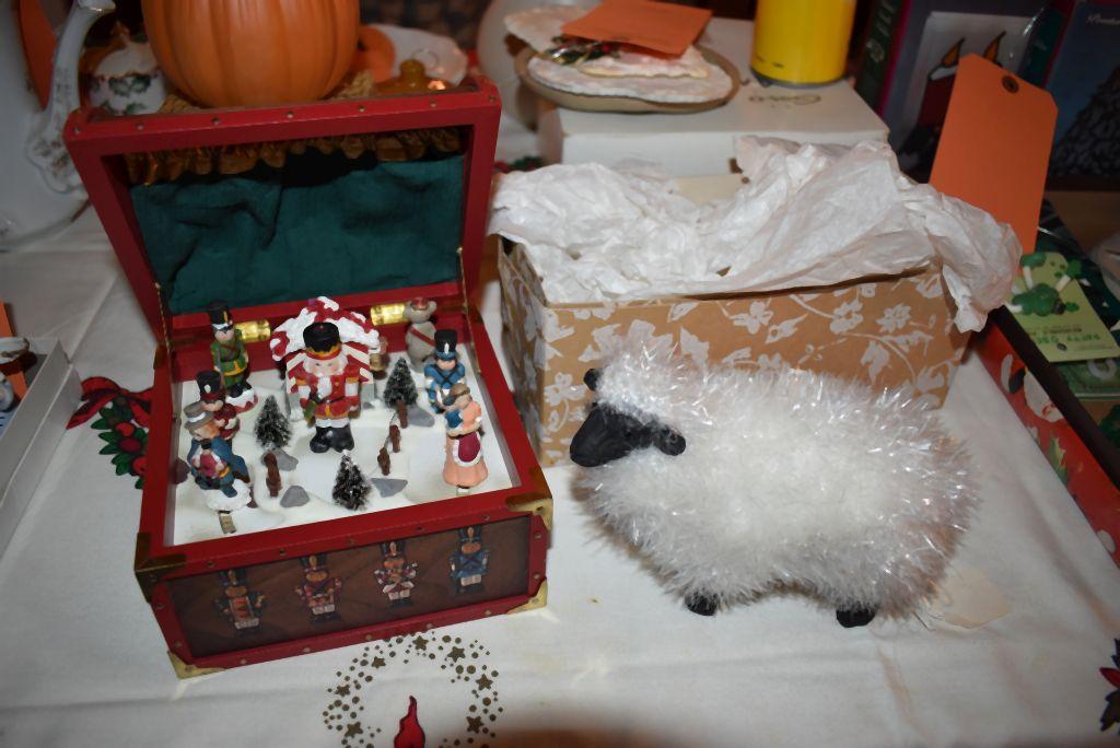 LAMB & XMAS MUSIC BOX