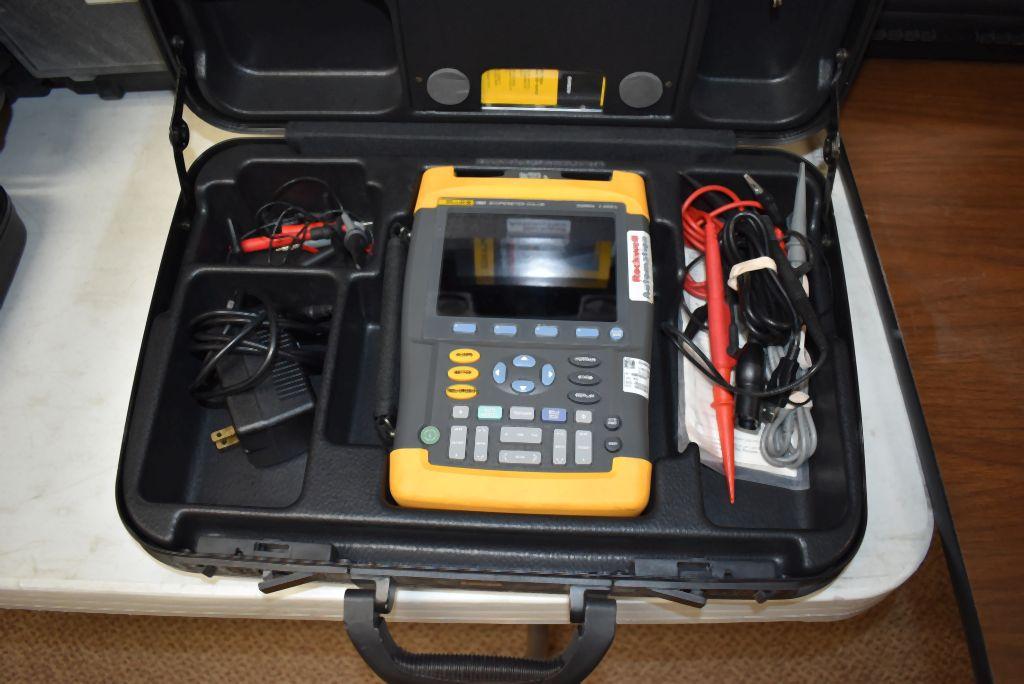 FLUKE 199C SCOPE METER COLOR 200 MHZ 2.5 GS/S METER,