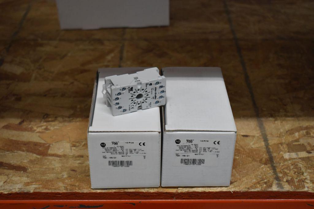 (2) ALLEN-BRADLEY 11-PIN SOCKET, SERIES D, CAT NO.