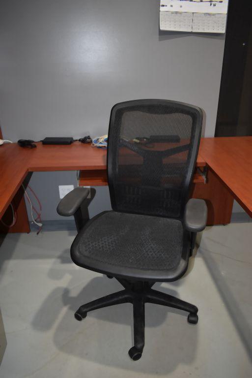 U-SHAPED DESK, 2 DRAWER, BLACK MESH BACK CHAIR