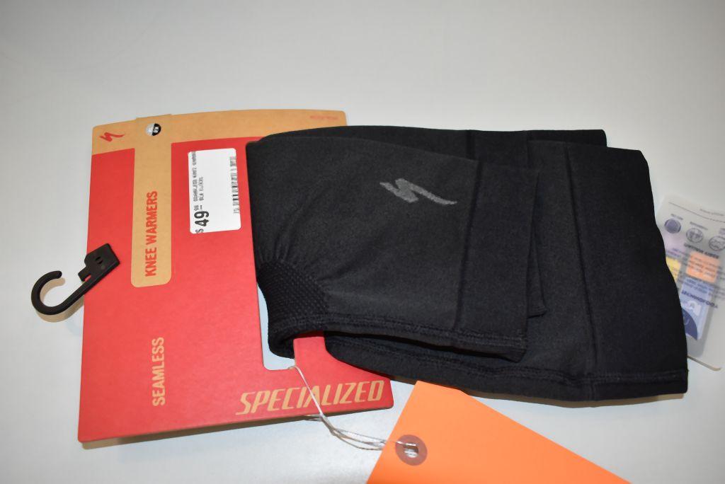 PAIR OF SPECIALIZED SEAMLESS KNEE WARMERS, XL/XXL