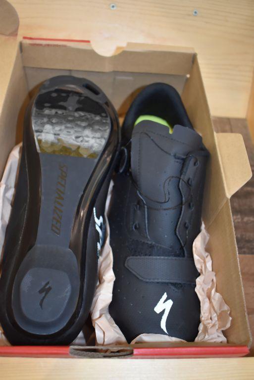 PAIR OF Specialized BODY GEOMETRY BIKE SHOES, SIZE 46EU, 29.5CM,