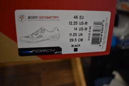 PAIR OF Specialized BODY GEOMETRY BIKE SHOES, SIZE 46 EU, 29.5 CM,