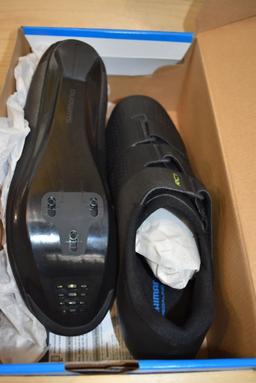 PAIR OF SHIMANO BIKE SHOES, SIZE 46 EU,