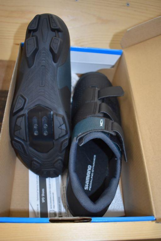 PAIR OF SHIMANO BIKE SHOES, MODEL DYNALAST XC1W