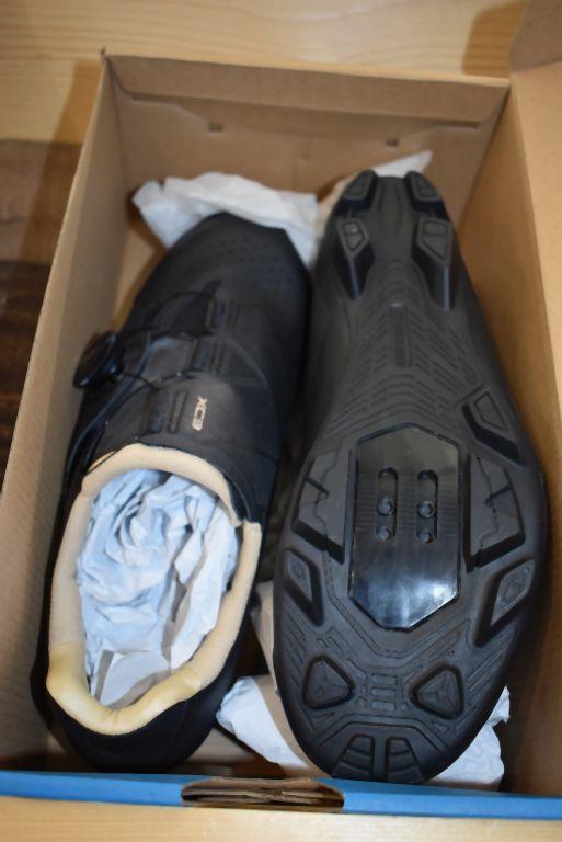 PAIR OF SHIMANO BIKE SHOES, MODEL DYNALAST XC3W