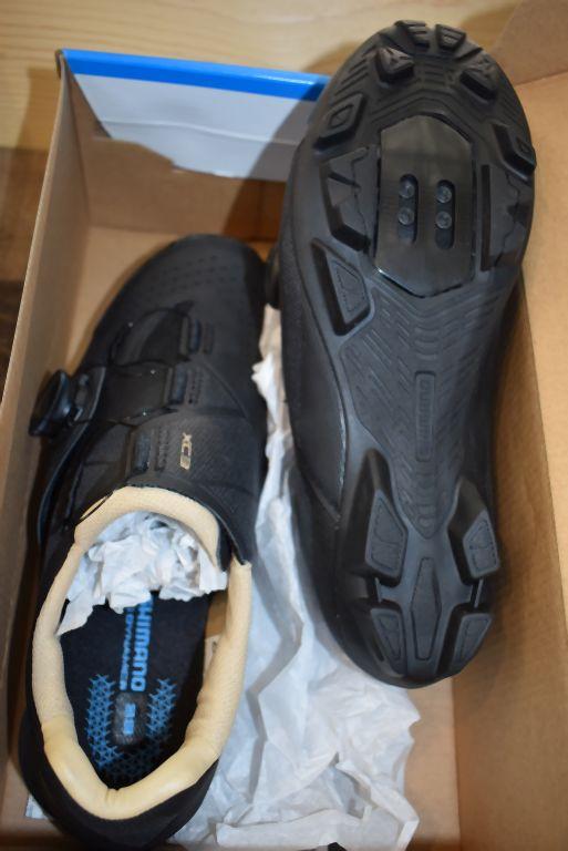 PAIR OF SHIMANO BIKE SHOES, MODEL DYNALAST XC3W