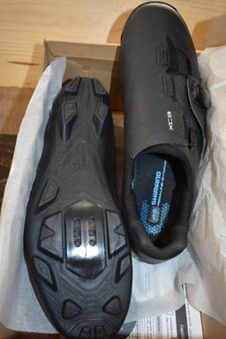 PAIR OF SHIMANO BIKE SHOES, MODEL DYNALAST XC3