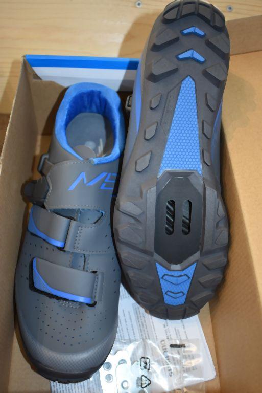 PAIR OF SHIMANO BIKE SHOES, MODEL ME3,