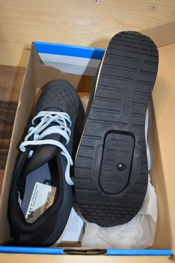 PAIR OF SHIMANO BIKE SHOES, MODEL CT5,