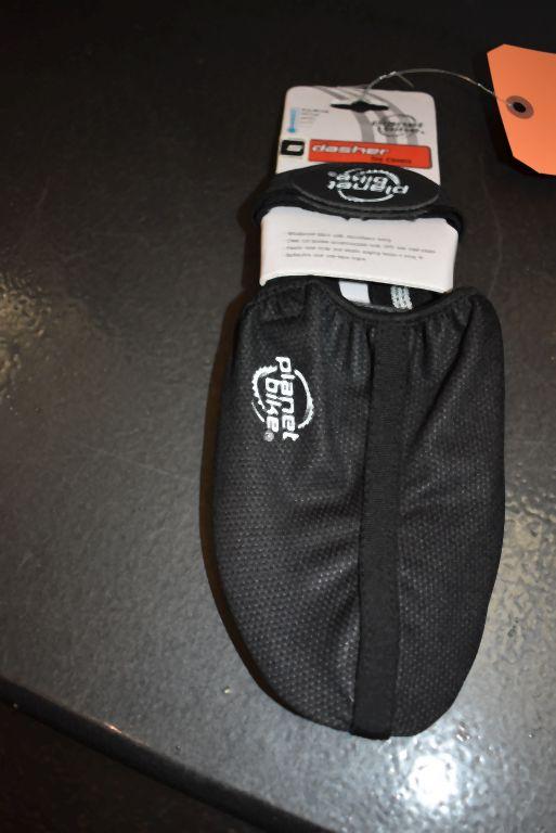 PAIR OF PLANET BIKE DASHER WINDPROOF TOE COVERS -SMALL