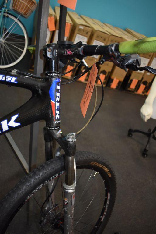 TREK MOUNTAIN BIKE FUEL 100, ROK SHOX SUSPENSION,