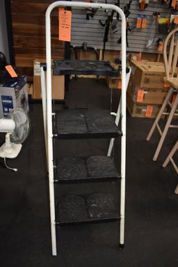 THREE STEP FOLDING STEP LADDER