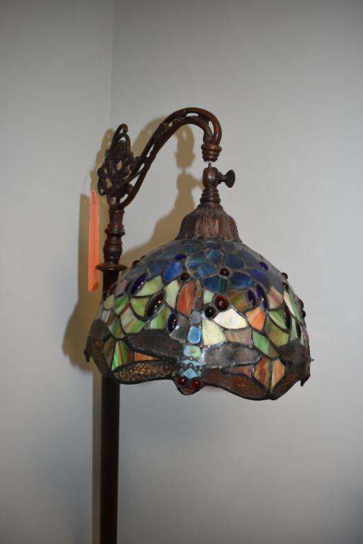 ORNATE TIFFANY STYLE FLOOR LAMP, 61"H