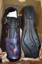 PAIR OF Specialized  GEOMETRY BIKE SHOES, SIZE 39 EU, 25 CM,