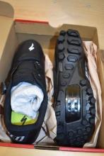 PAIR OF Specialized BODY GEOMETRY BIKE SHOES, SIZE 45 EU,