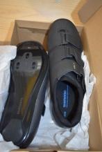 PAIR OF SHIMANO BIKE SHOES, SIZE 43 EU,